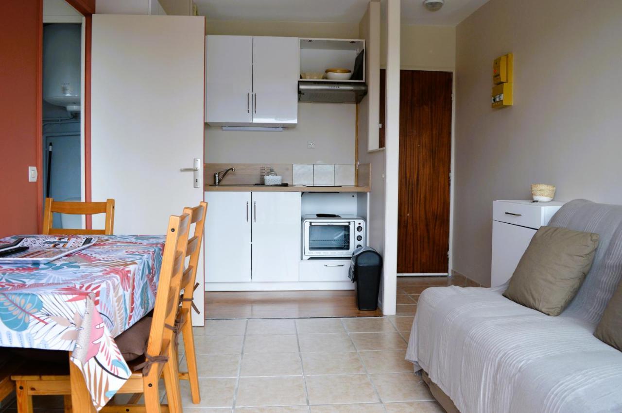 Appartement Au Pied De La Plage - Balcon - Parking Courseulles-sur-Mer Luaran gambar