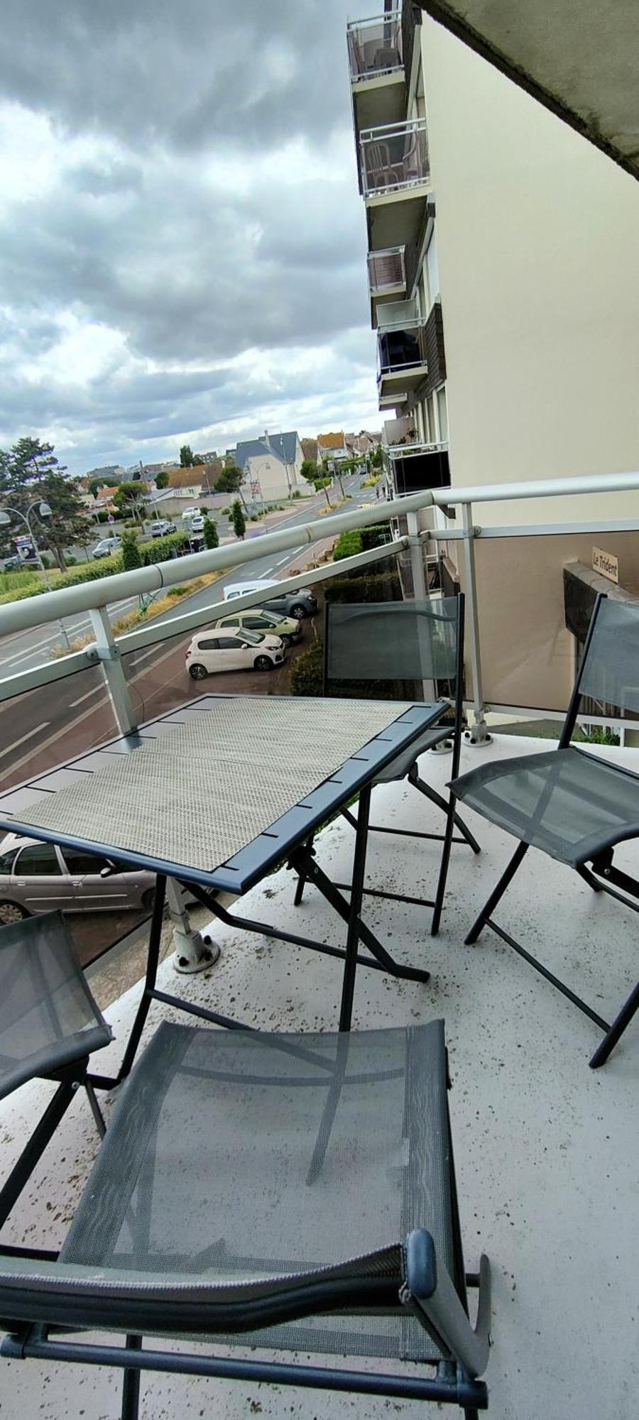 Appartement Au Pied De La Plage - Balcon - Parking Courseulles-sur-Mer Luaran gambar