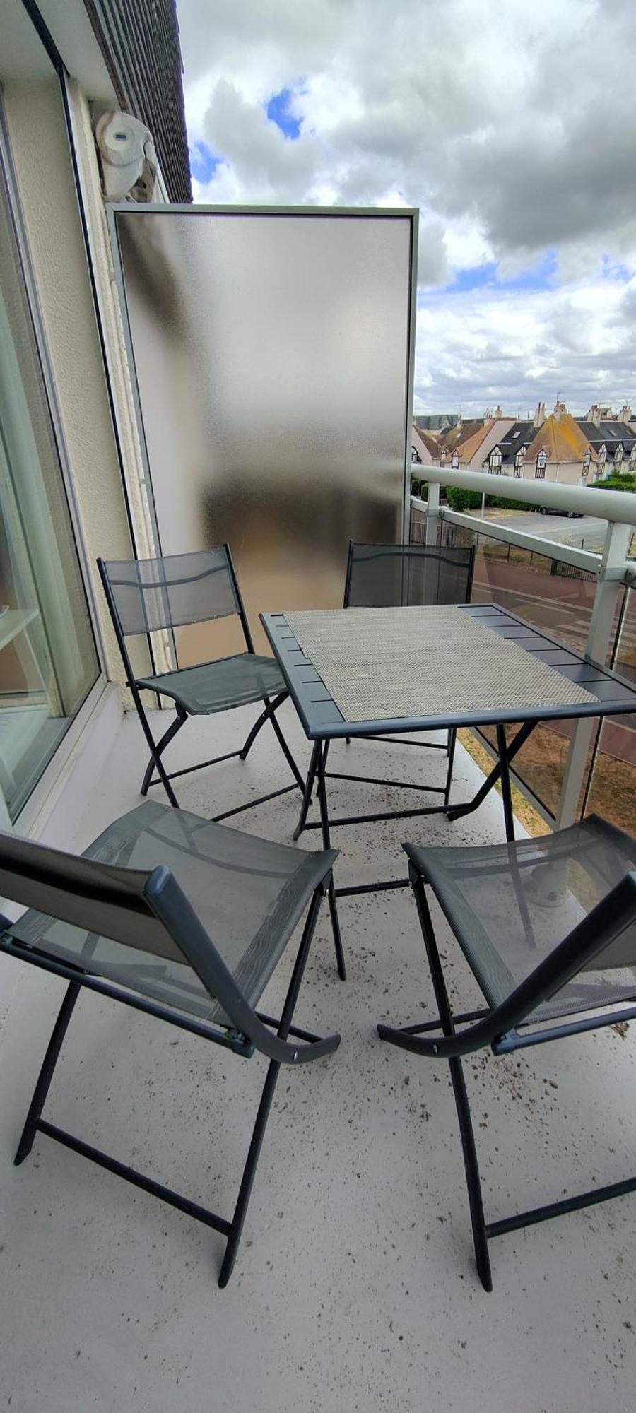 Appartement Au Pied De La Plage - Balcon - Parking Courseulles-sur-Mer Luaran gambar